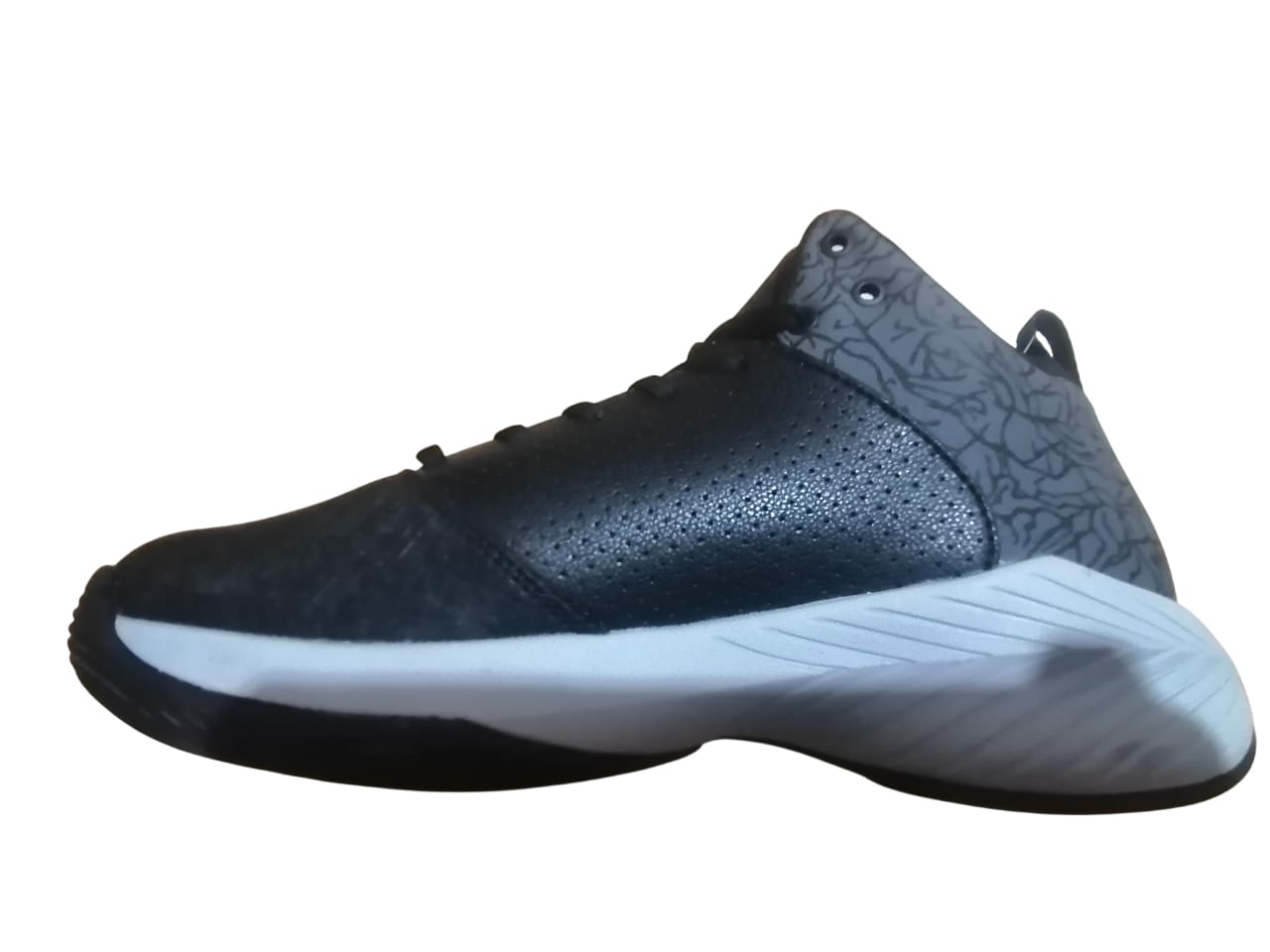 Zapatilla de basket PEAK