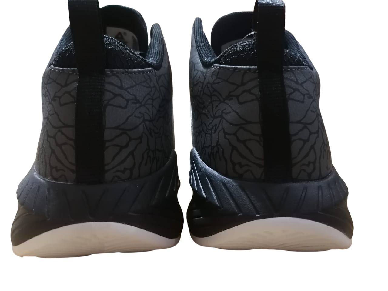 Zapatilla de basket PEAK