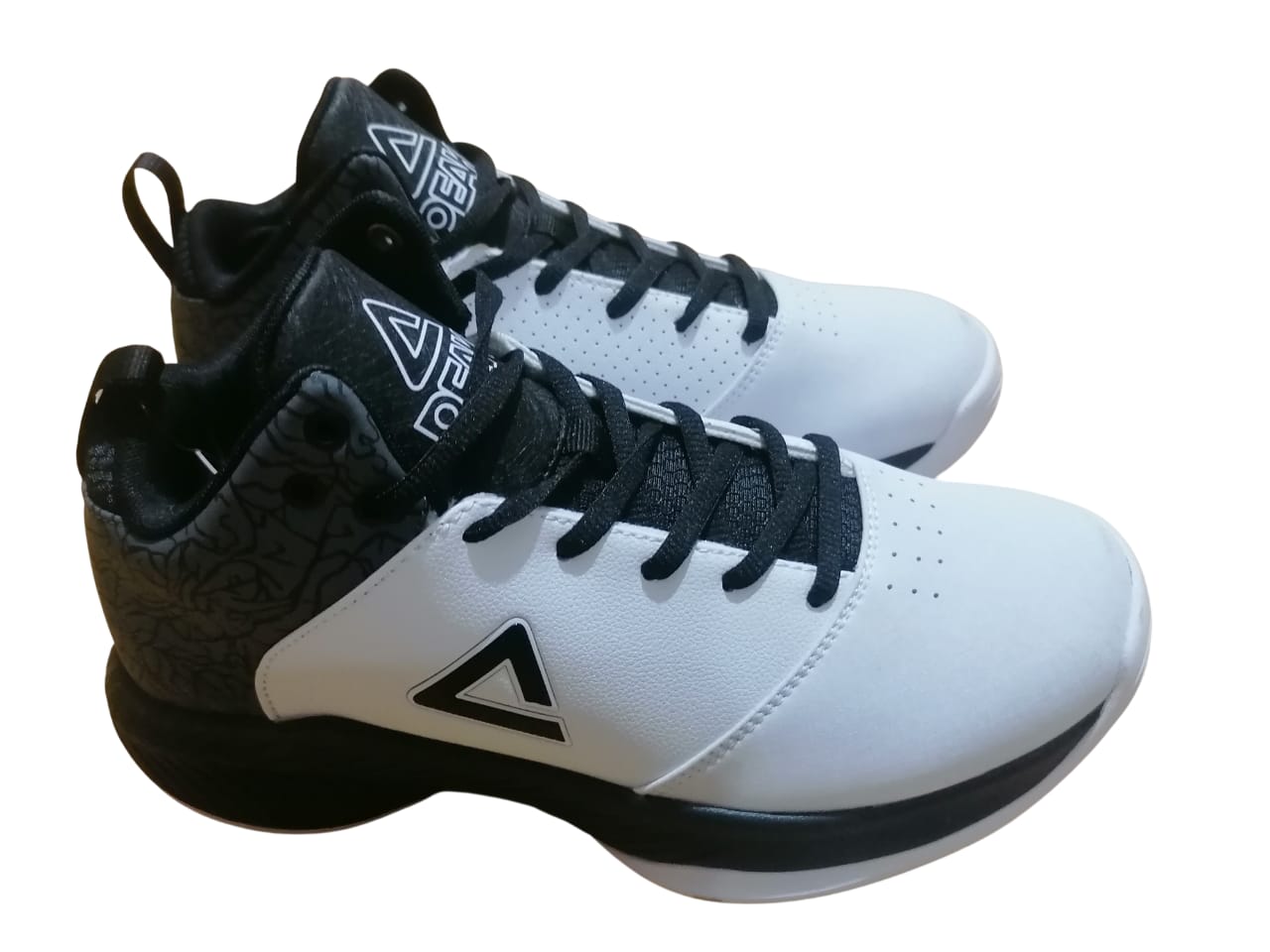 Zapatilla de basket PEAK